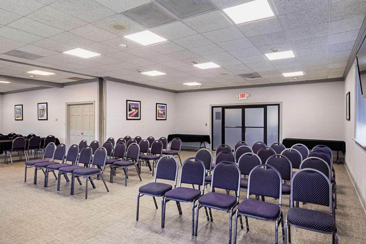 Quality Inn & Suites Greenville - Haywood Mall - image 5