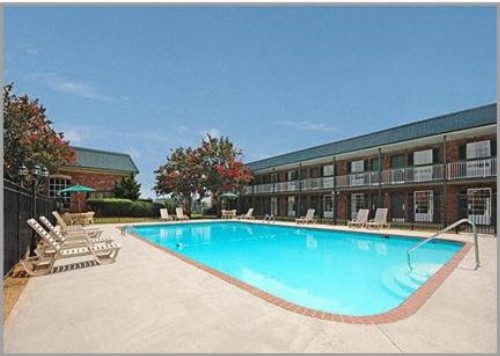 Greenville Inn & Suites - image 7