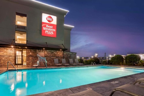 Best Western Plus Greenville I-385 Inn & Suites - image 9