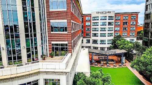 Courtyard Greenville Downtown - image 5