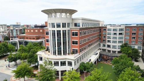 Courtyard Greenville Downtown - image 8