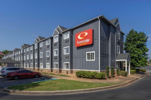 Econo Lodge Inn and Suites Greenville - image 25
