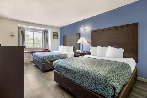 Econo Lodge Inn and Suites Greenville - image 50