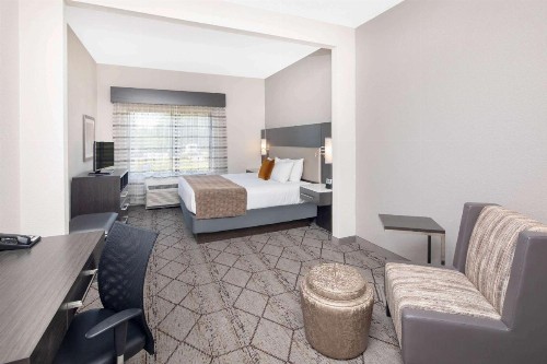 Wingate by Wyndham Greenville Airport - image 13