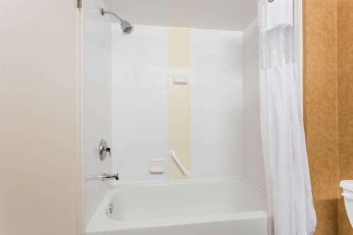 Wingate by Wyndham Greenville Airport - image 36