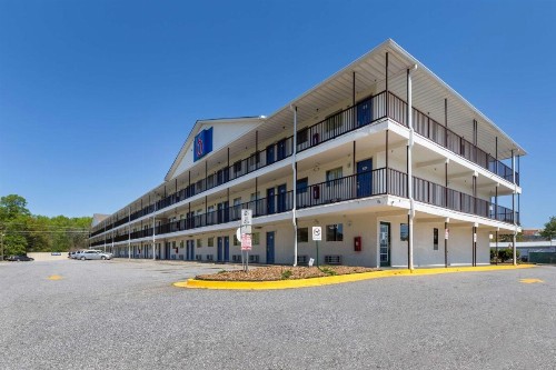Motel 6-Greenville SC - image 2