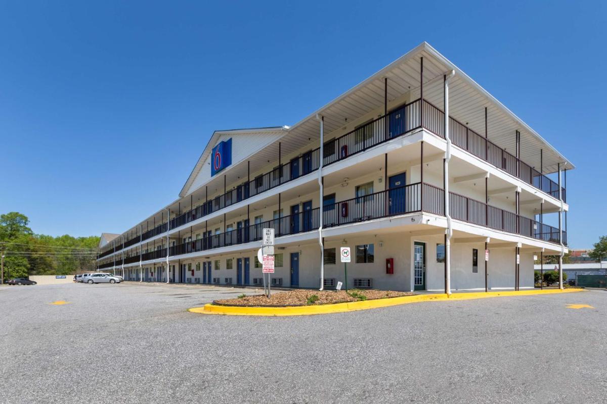 Motel 6-Greenville SC - image 2