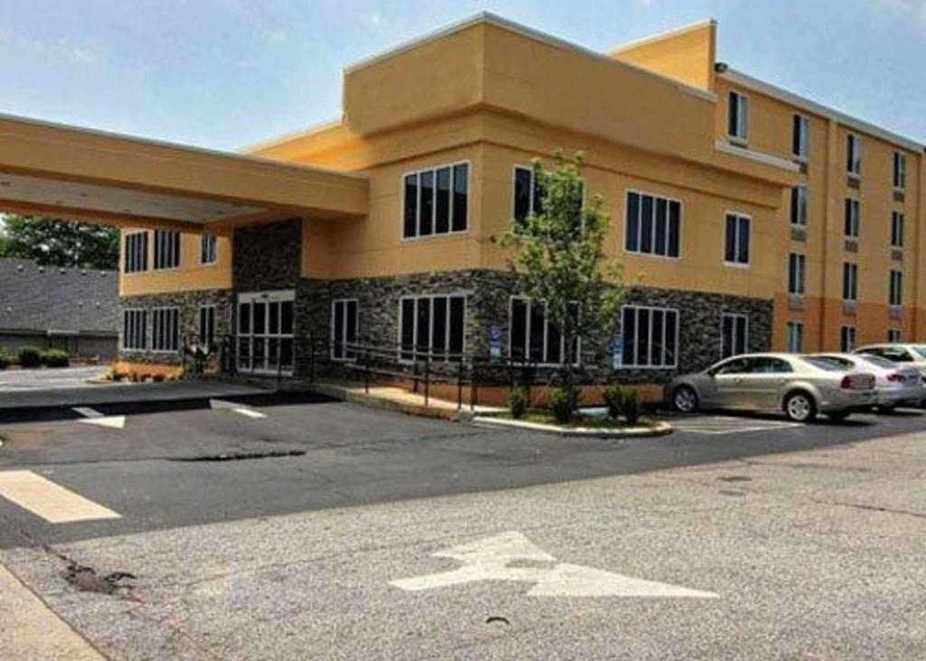 Quality Inn & Suites Greenville - main image