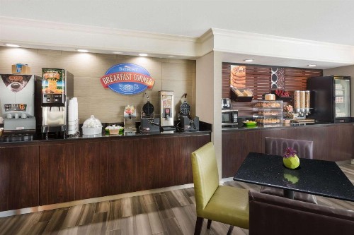 Baymont by Wyndham Greenville Woodruff Rd - image 9