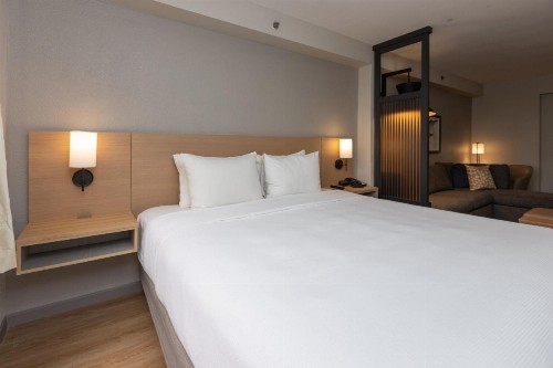 Hyatt Place Greenville/Haywood - image 11