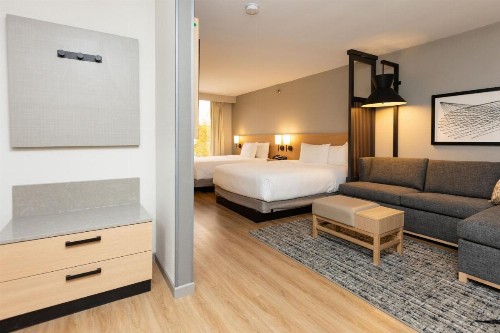Hyatt Place Greenville/Haywood - image 13