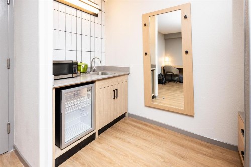 Hyatt Place Greenville/Haywood - image 9