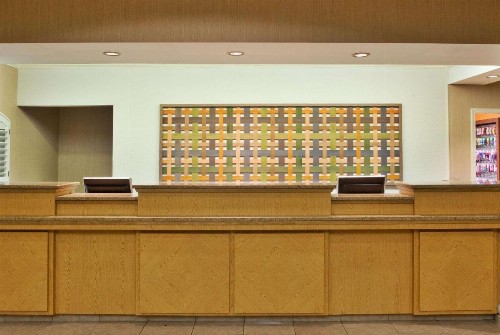 La Quinta by Wyndham Greenville Haywood - image 15