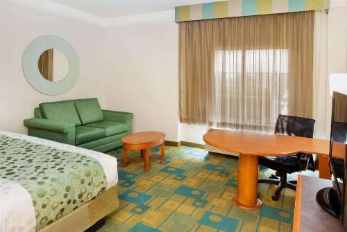 La Quinta by Wyndham Greenville Haywood - image 26