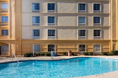 La Quinta by Wyndham Greenville Haywood - image 30