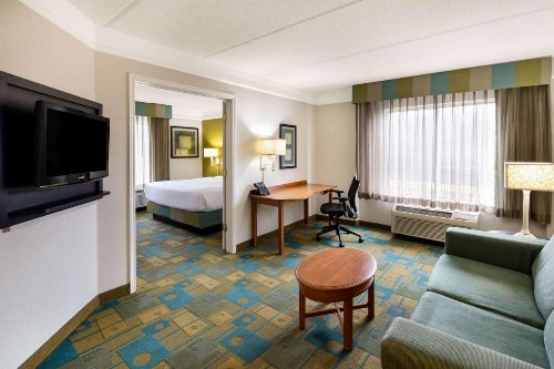 La Quinta by Wyndham Greenville Haywood - image 38