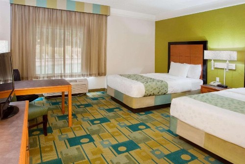 La Quinta by Wyndham Greenville Haywood - image 44