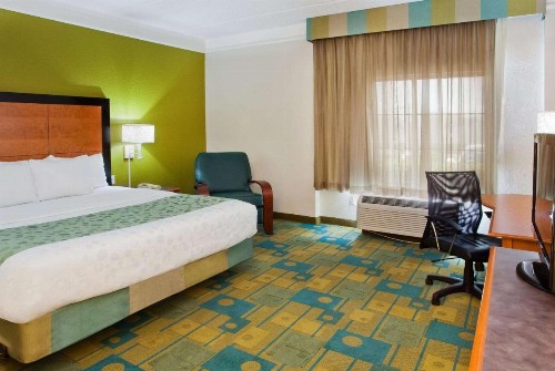 La Quinta by Wyndham Greenville Haywood - image 47