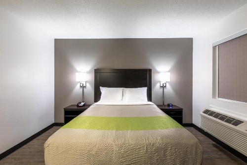 Studio 6-Greenville SC - I-85 Near Downtown - image 15