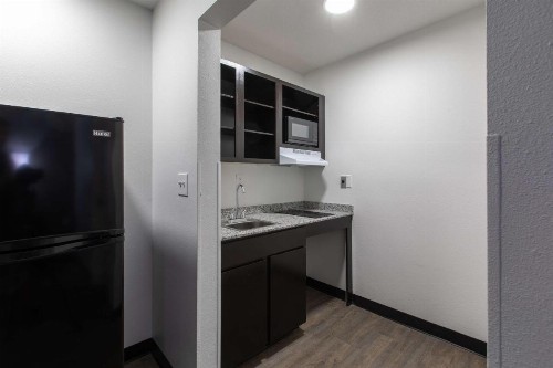 Studio 6-Greenville SC - I-85 Near Downtown - image 8