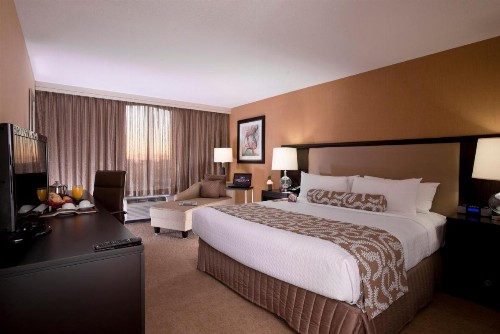 Crowne Plaza Greenville an IHG Hotel - image 34