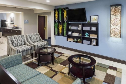 Microtel Inn & Suites - Greenville - image 3