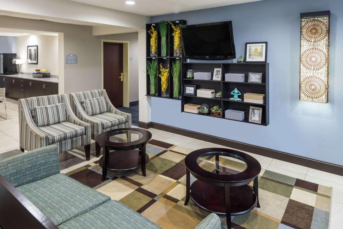 Microtel Inn & Suites - Greenville - image 3