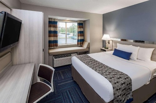 Microtel Inn & Suites - Greenville - image 6