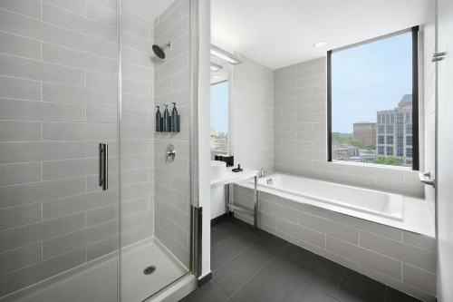 Aloft Greenville Downtown - image 13