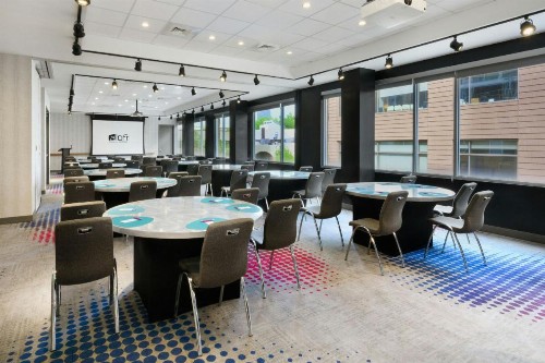 Aloft Greenville Downtown - image 42