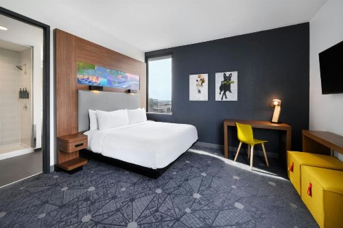 Aloft Greenville Downtown - image 6