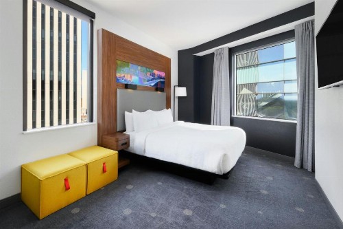 Aloft Greenville Downtown - image 8