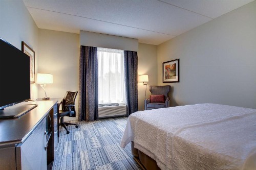 Hampton Inn & Suites Greenville Airport - image 16