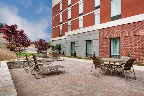 Hampton Inn & Suites Greenville Airport - image 18