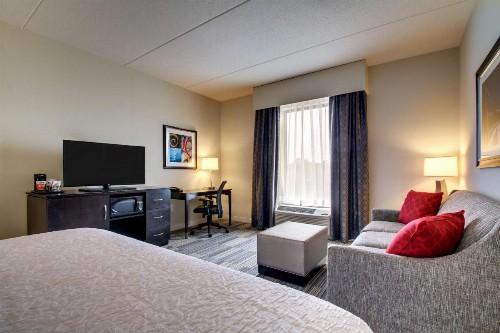 Hampton Inn & Suites Greenville Airport - image 24
