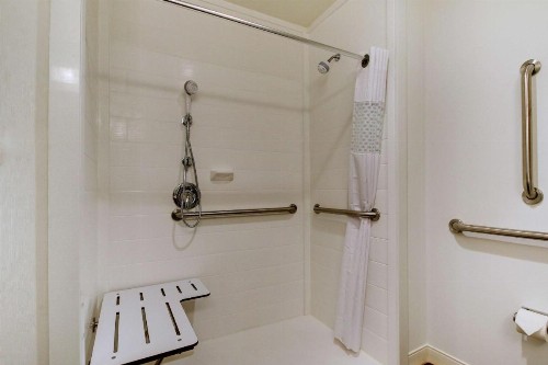 Hampton Inn & Suites Greenville Airport - image 28