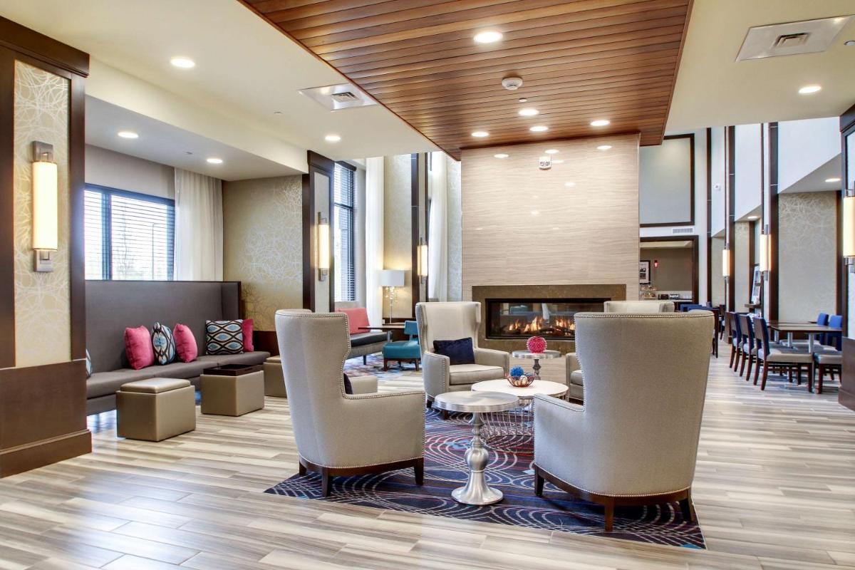 Hampton Inn & Suites Greenville Airport - image 3