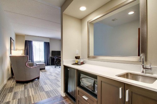 Hampton Inn & Suites Greenville Airport - image 43