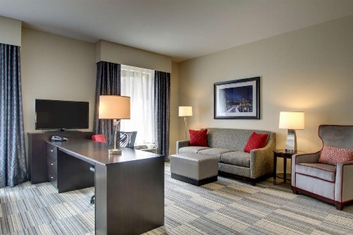 Hampton Inn & Suites Greenville Airport - image 46