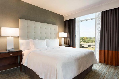 Embassy Suites by Hilton Greenville Downtown Riverplace - image 3