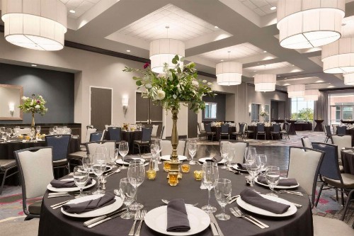 Embassy Suites by Hilton Greenville Downtown Riverplace - image 9