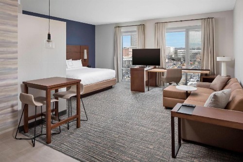 Residence Inn by Marriott Greenville Downtown - image 7