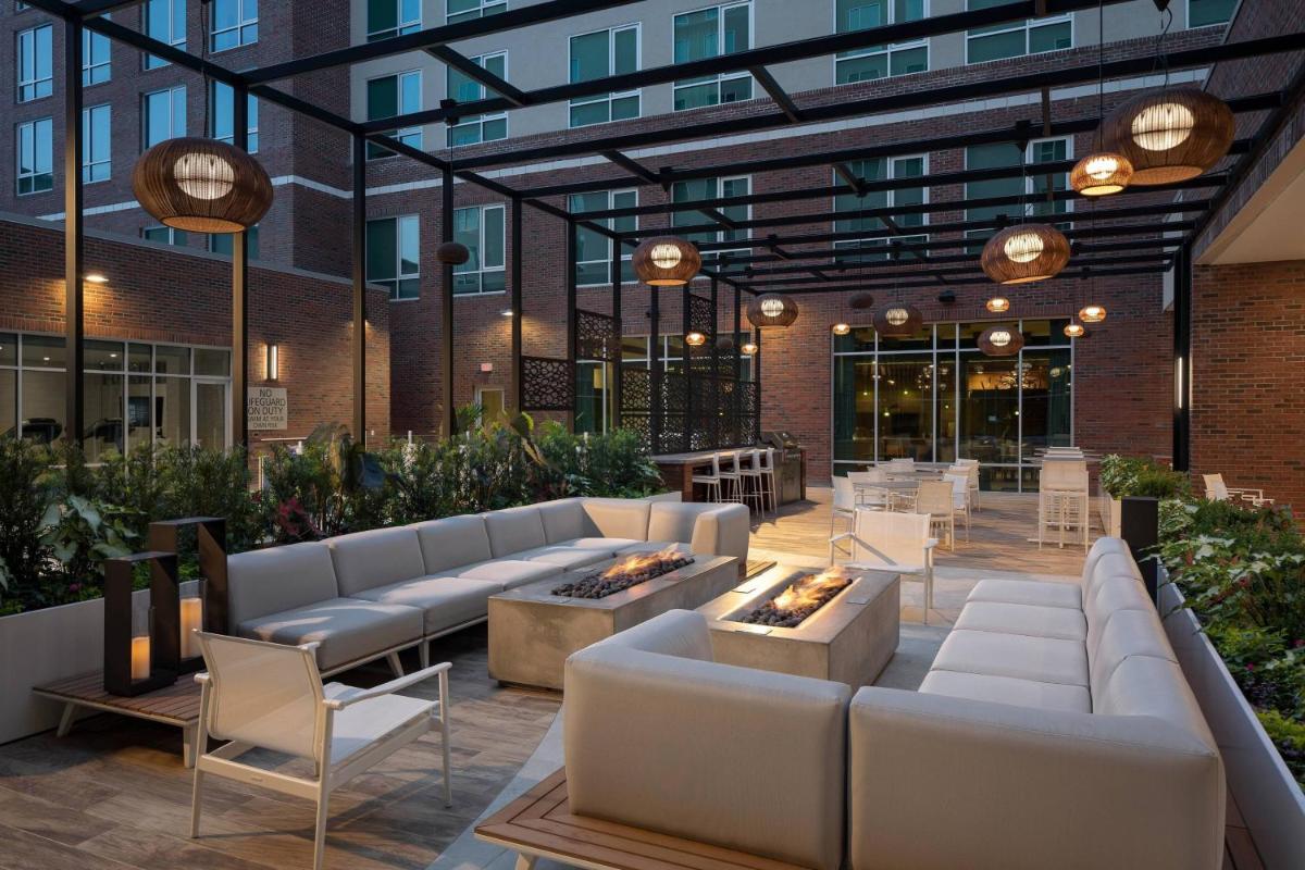 SpringHill Suites by Marriott Greenville Downtown - image 2