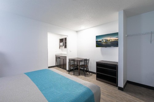 Motel 6-Greenville SC - I-85 Near Downtown - image 9