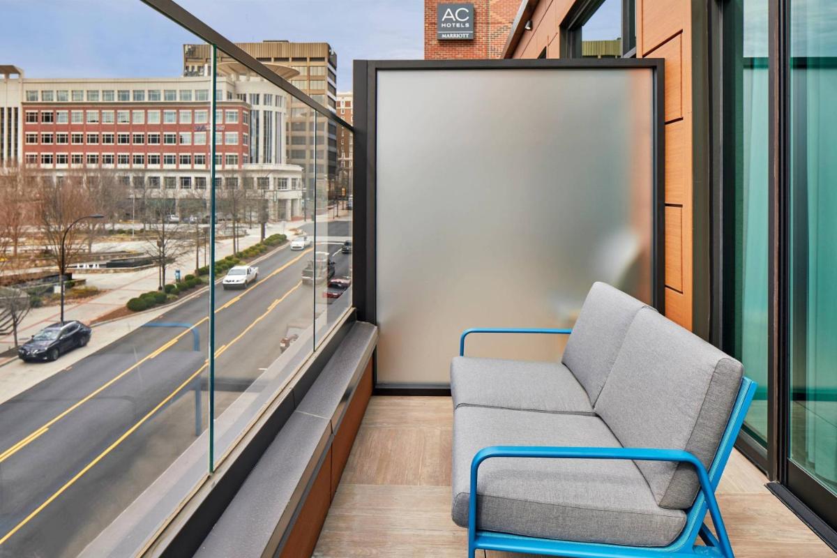 AC Hotel by Marriott Greenville - image 6