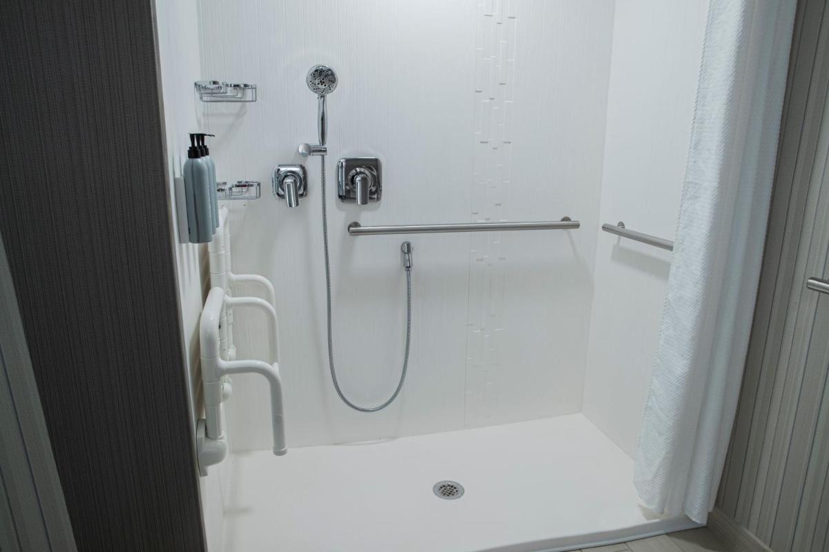 Courtyard by Marriott Greenville Mauldin - image 3