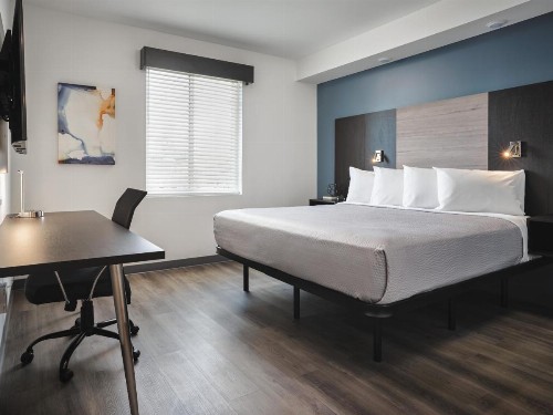 stayAPT Suites Greenville-Haywood Mall - image 5