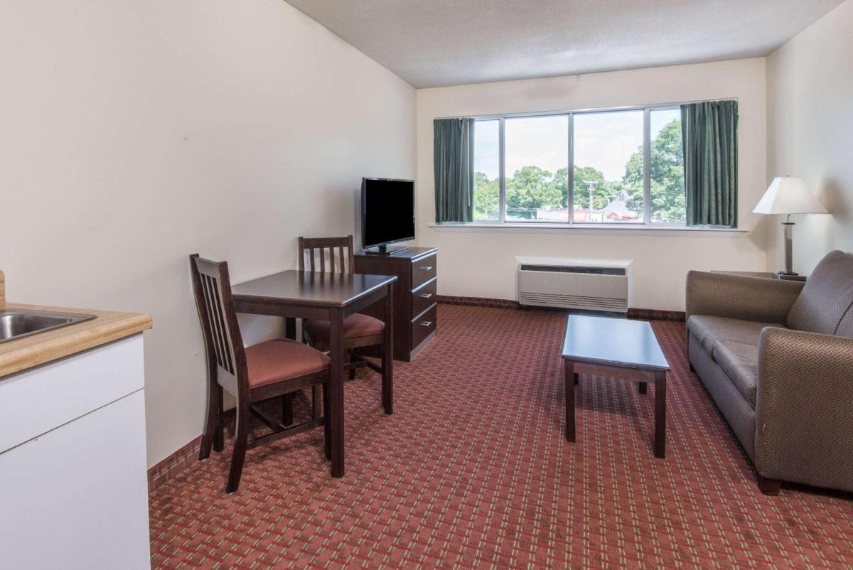 Days Inn & Suites by Wyndham Groton Near the Casinos - image 7