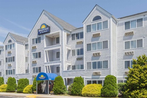 Days Inn & Suites by Wyndham Groton Near the Casinos - image 8