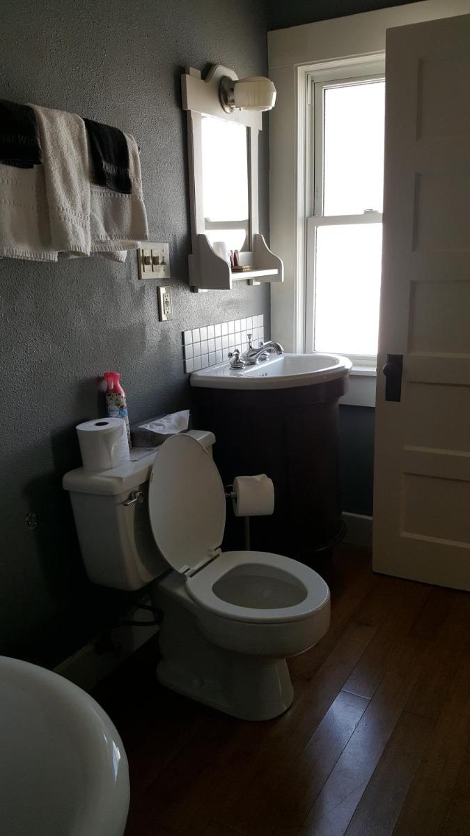 Hotel Charlotte - image 3